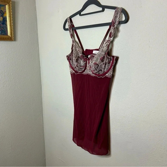 Auden Burgundy Chemise with Underwire and Push Up Padding Size Medium - Picture 2 of 6